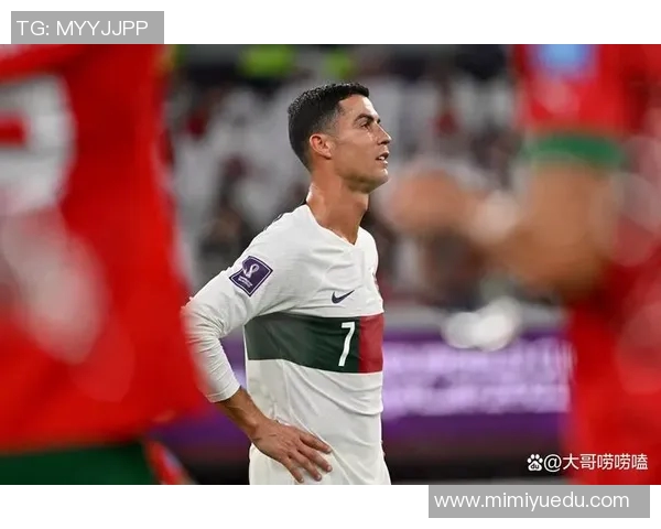 度足球球星贴：回顾足坛巨星风采与赛季精彩瞬间