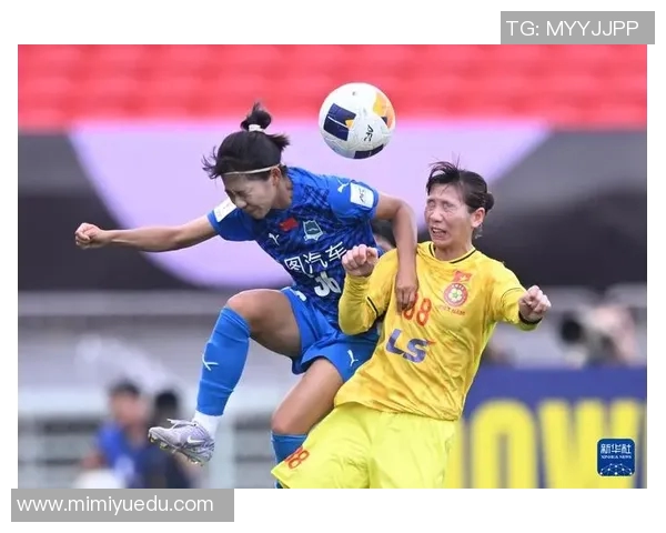 武汉江大女足球明星比安卡：光与影交织的旗手