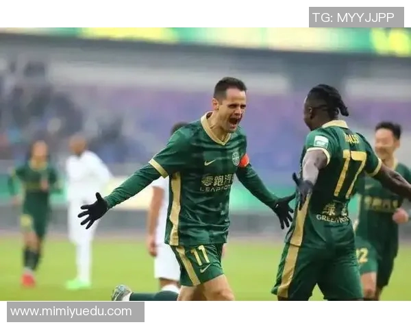 一米六几身高却打破纪录 他是足球场上的矮个传奇 一米六几身高却打破纪录 他是足球场上的矮个传奇